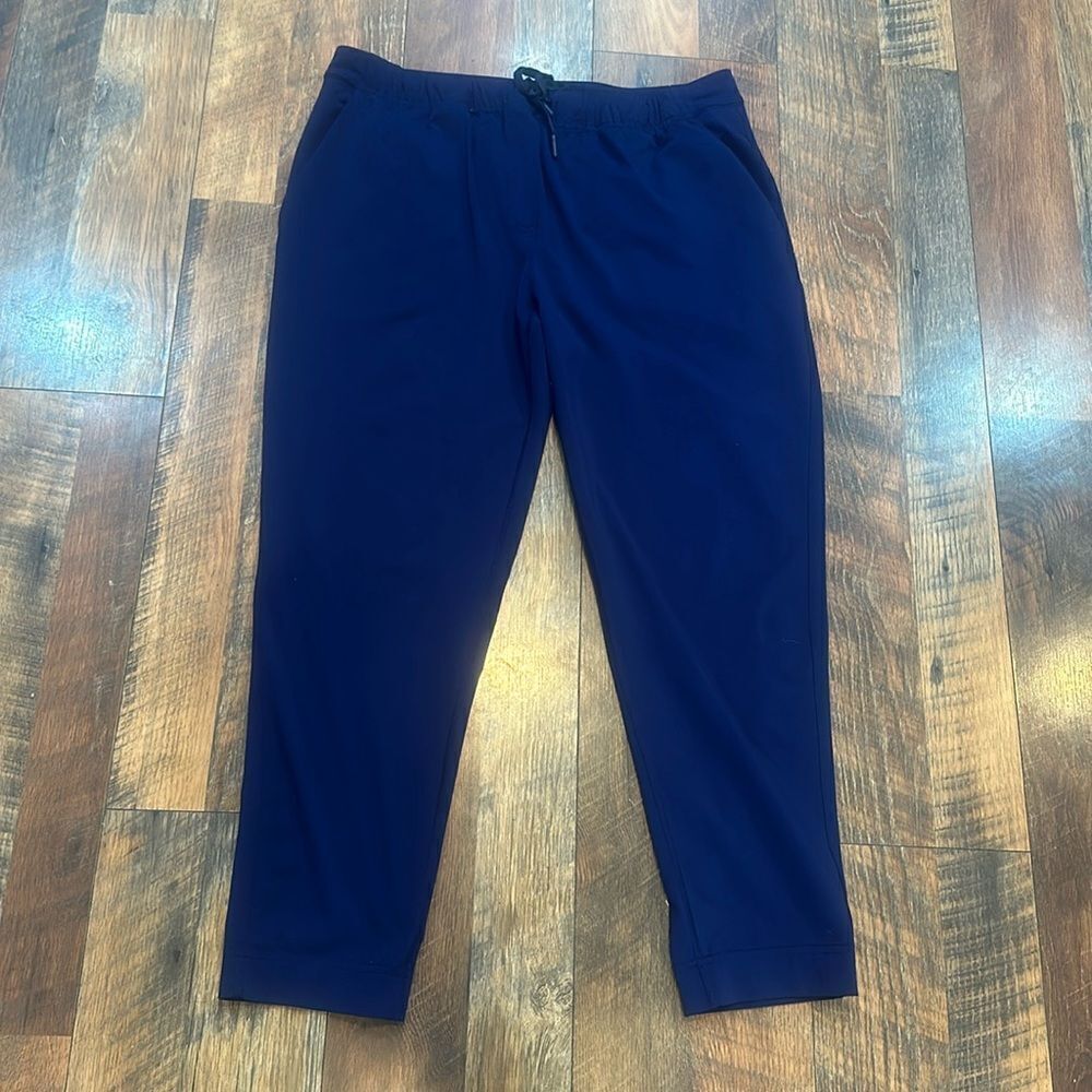 Lululemon pants 10 (3200)